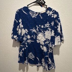 Altar’d State blouse size S